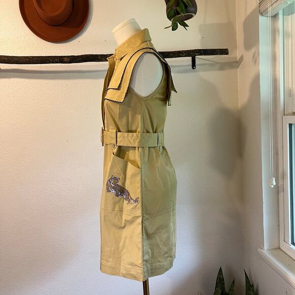 Lyn Around Yellow Tan Large Collared Sleeveless Tiger Embroidered Dress Size 4 - Picture 2 of 16